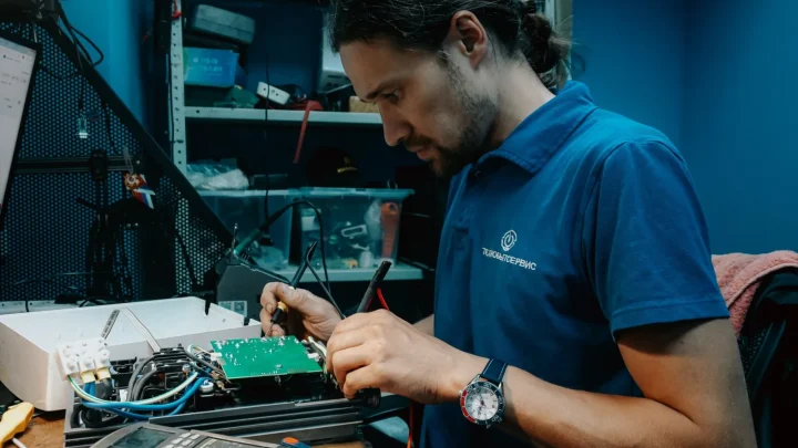 Test a UTV Charging System With a Multimeter